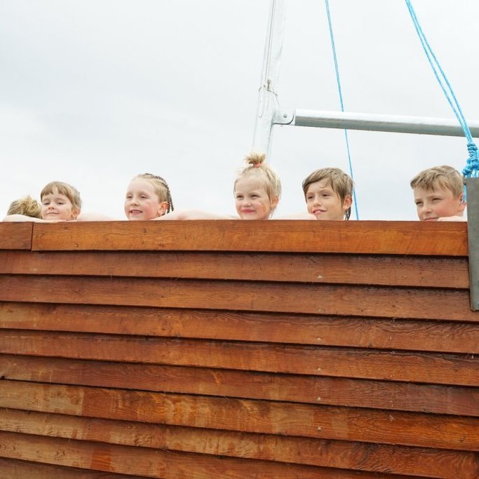 hot-tubs-hauganes-kids