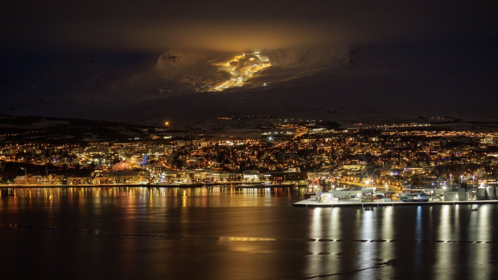 akureyri-night-pano.jpg