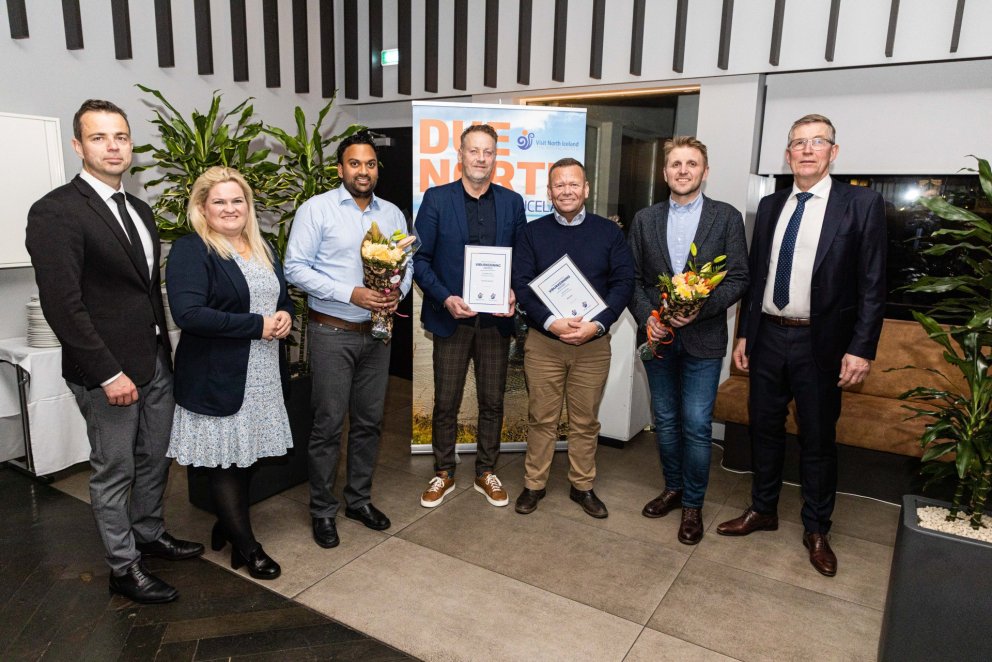 Frá vinstri: Hjalti Páll Þórarinsson, verkefnastjóri hjá MN, Arnheiður Jóhannsdóttir framkvæmdastjór…