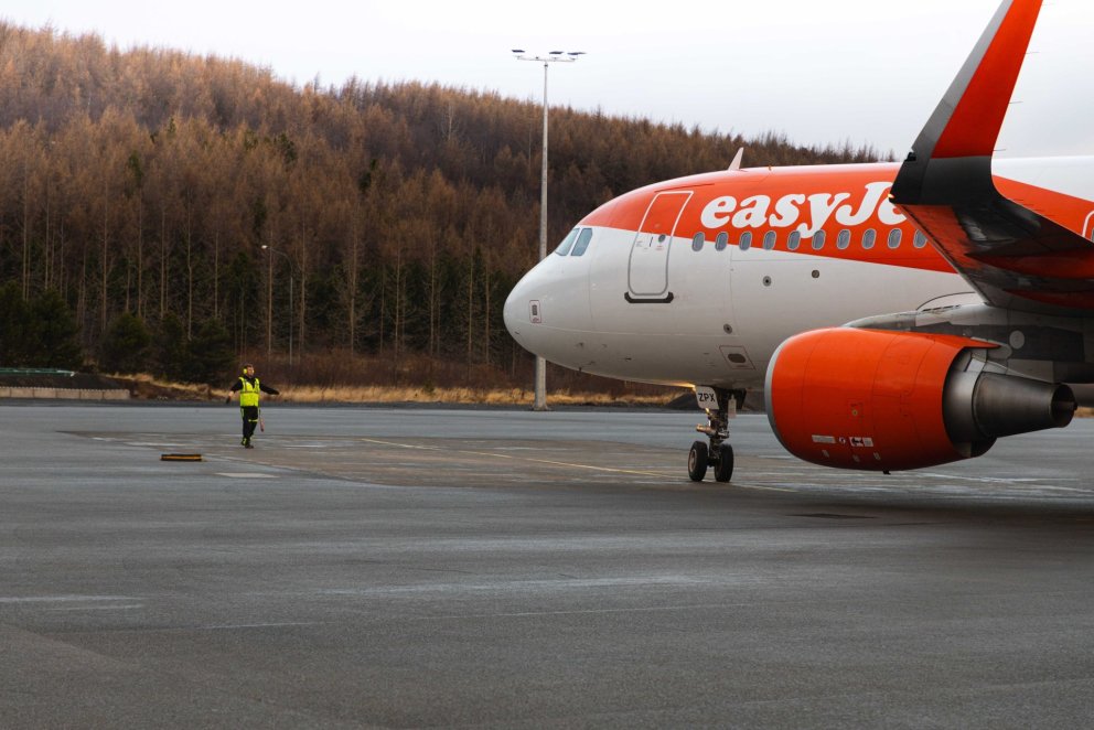 easyJet lendir á Akureyrarflugvelli