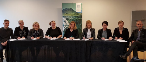 Frá undirskrift samninga við markaðsstofur landshlutana og Höfuðborgarstofu. Talið frá vinstri: Kris…